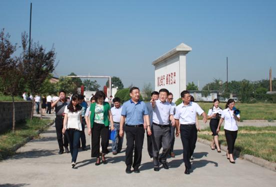 市政協(xié)副主席賀韌率領(lǐng)渭南市政協(xié)委員考察組來我司調(diào)研指導工作